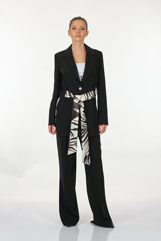 Black Women's Jacket 23Y4439