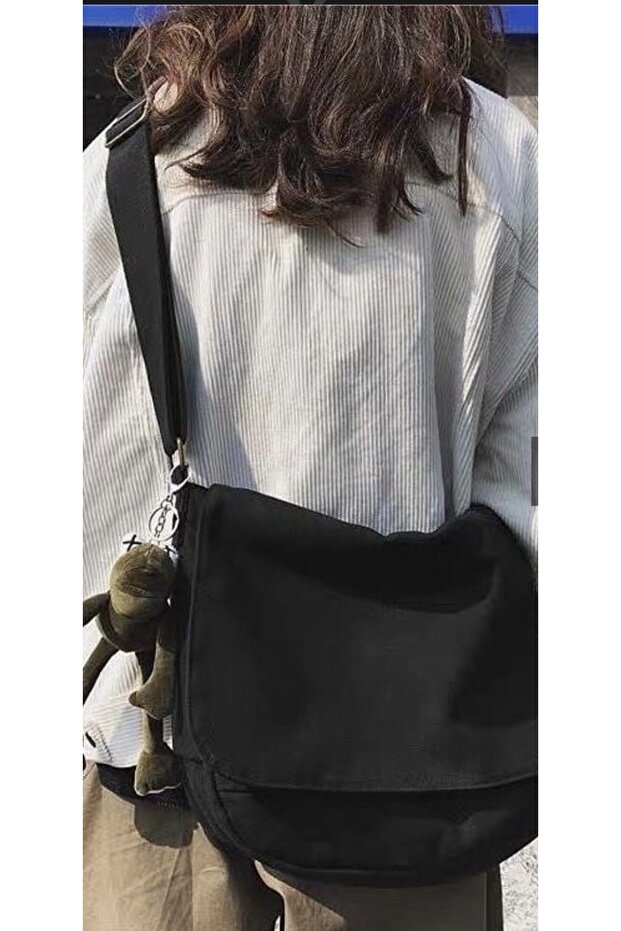Unisex Black Messenger Bag