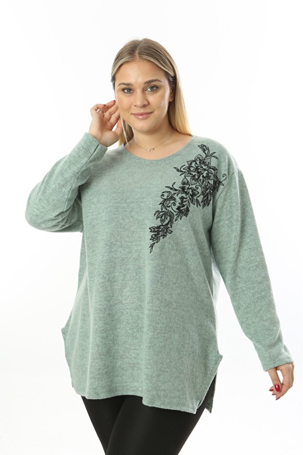 سترة ناعمة منقوشة بالزهور مقاس كبير - 4