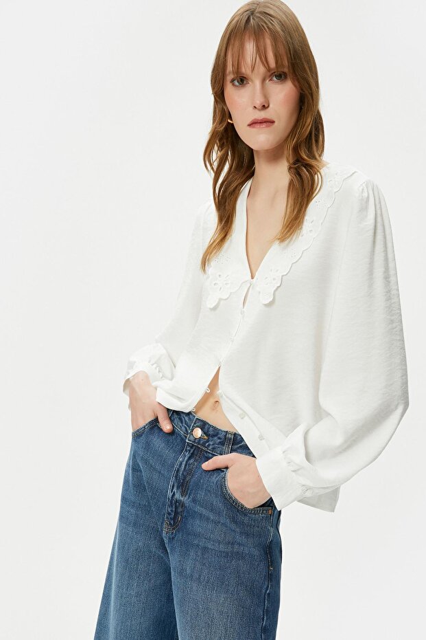 Women's Off White Shirt