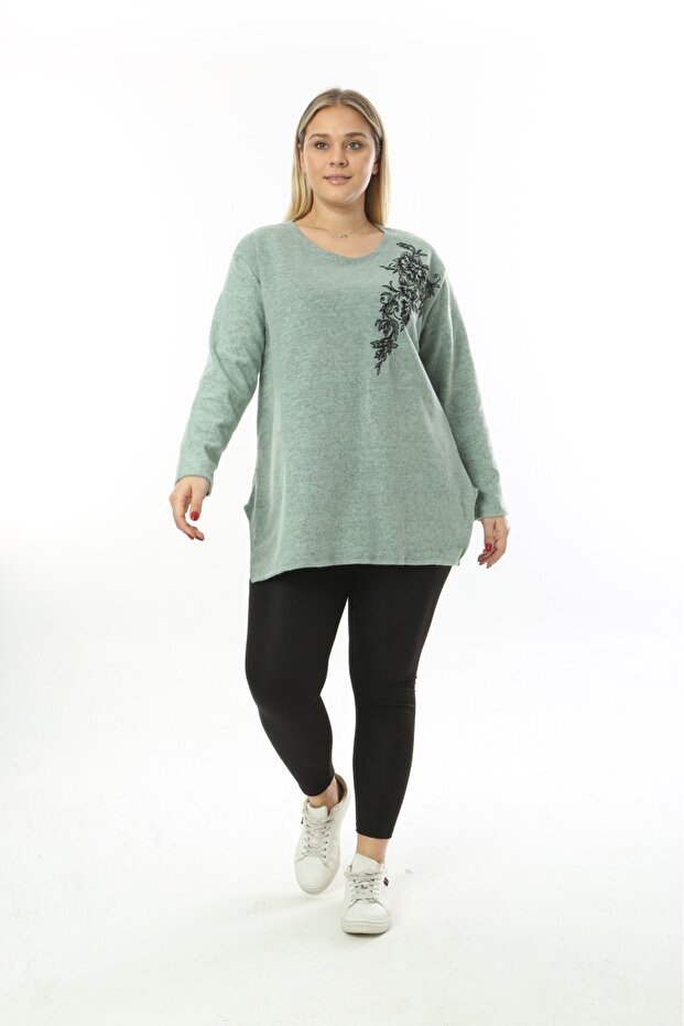 سترة ناعمة منقوشة بالزهور مقاس كبير - 3