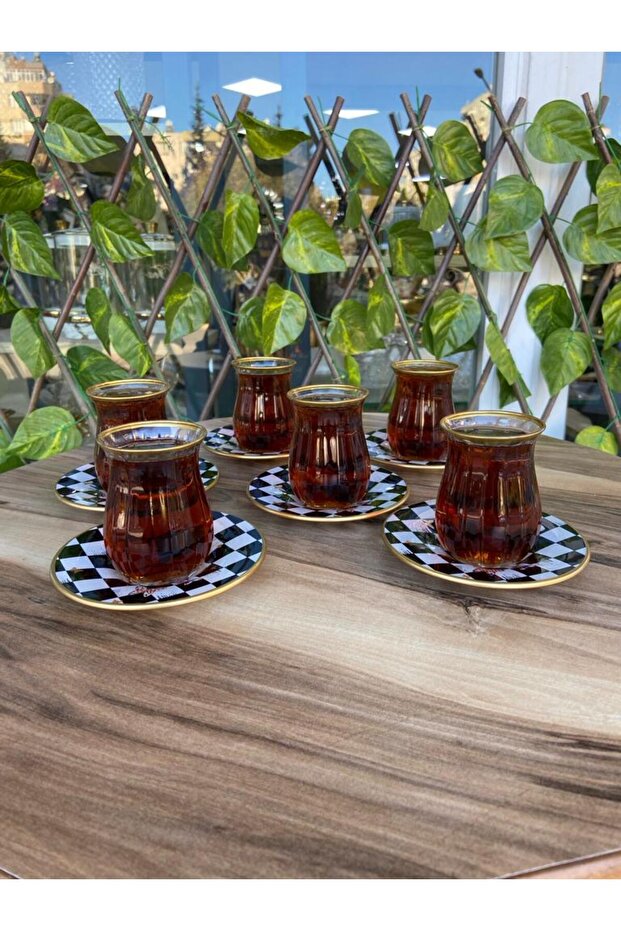 Damalı model linka çay seti. - 2