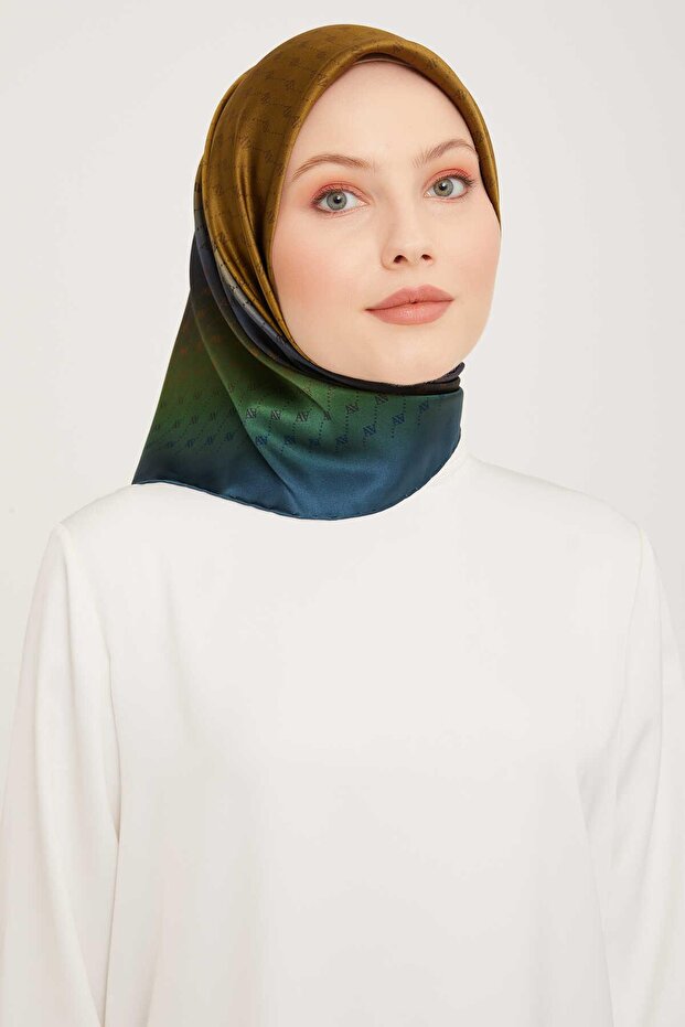 وشاح حرير تيفيل منقوش باللون الأخضر 9003-03