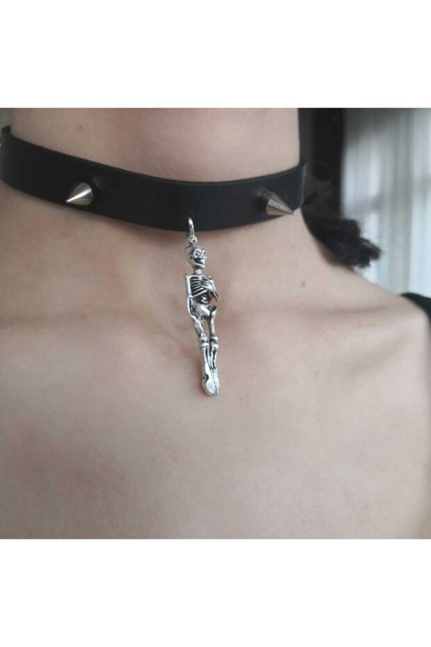 Four Thorns Gothic Skeleton Choker