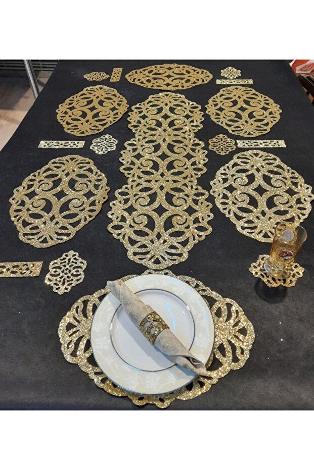 6-Person/19-Piece Artificial Leather Luminous Presentation Set; 1 Runner, 6 Servings, 6 Doilies, 6 Cutlery Holders - Gold