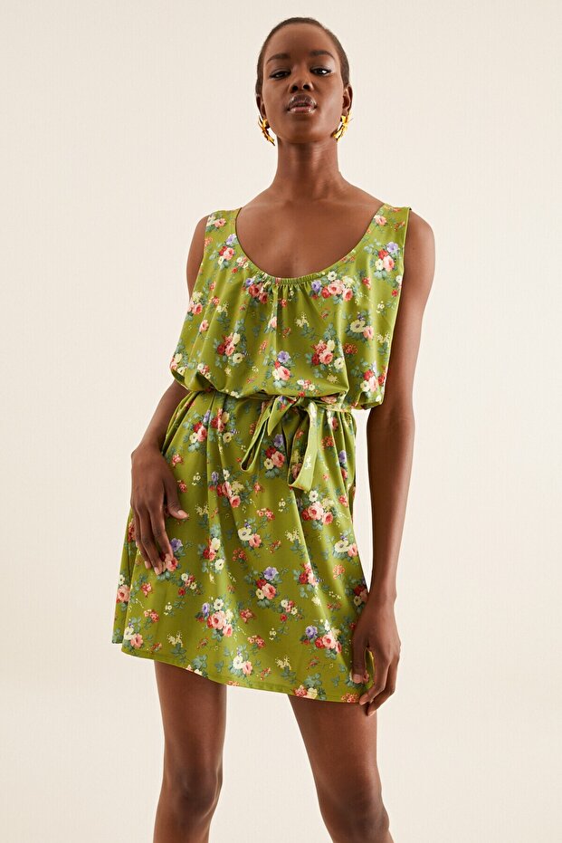 Women's Wide Cut Belted Dress