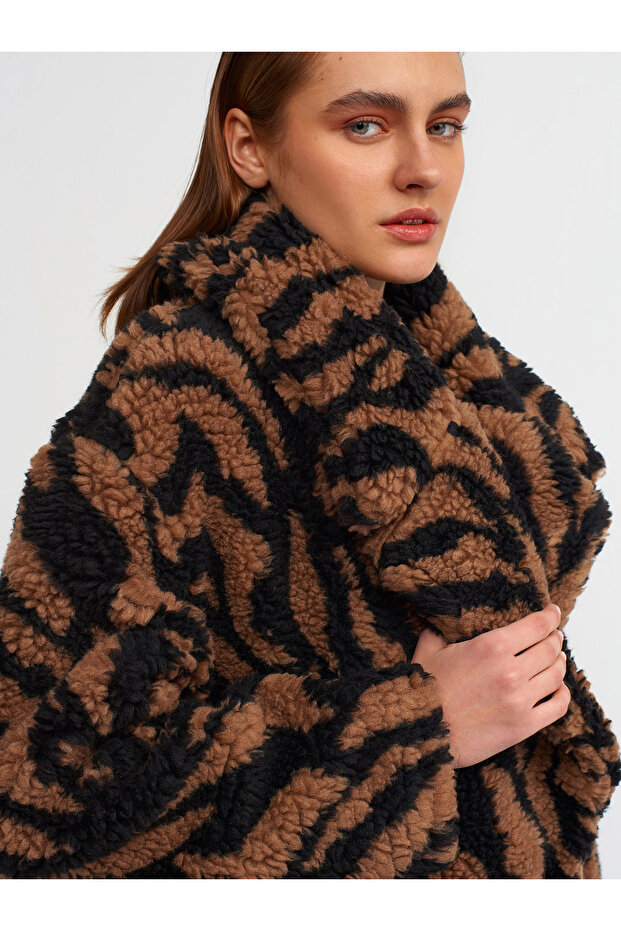 6954 معطف قطيفة منقوش - كراميل - 3