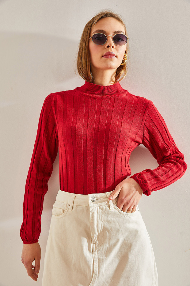 Damski sweter z dzianiny w prążki z golfem - 5