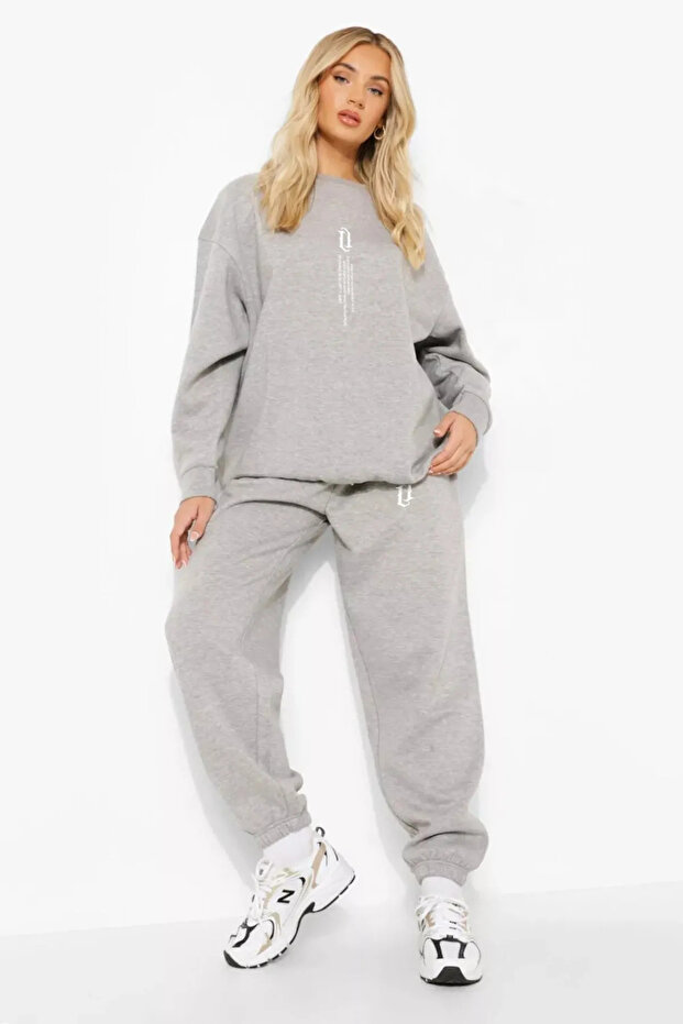 طقم رياضي سويت شيرت Jogger - هوديي بشريط مطبوع كبير الحجم
