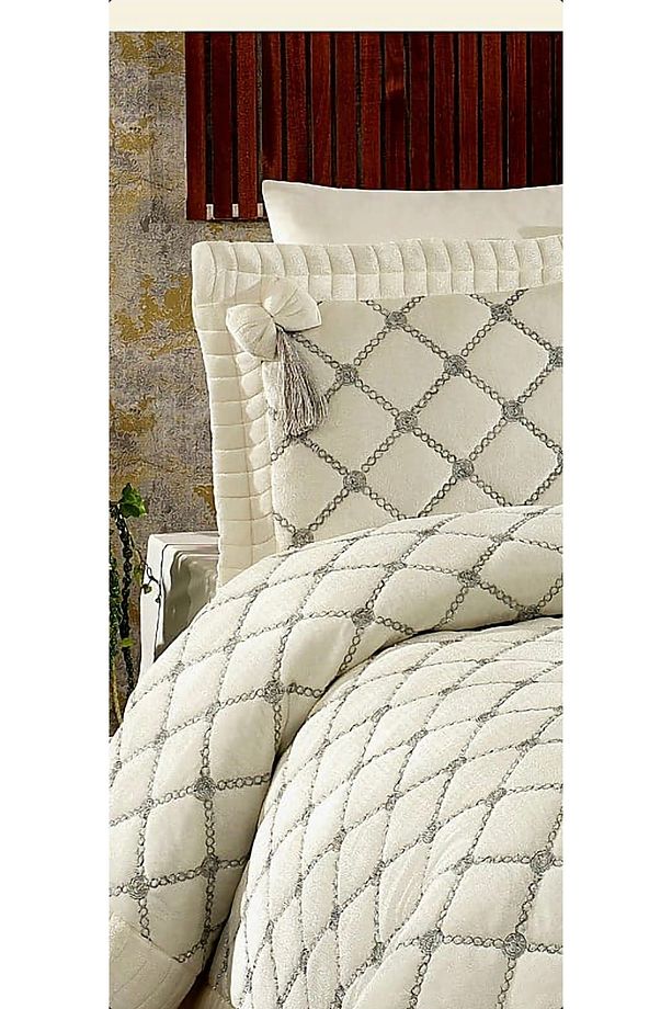 Çeyizlik Yatak Örtüsü ( Set 4 Parçası ) Kadıfe Kapitoneli Yüksek Kalite nakışlı - 7