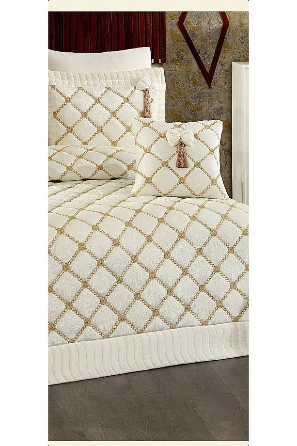 Çeyizlik Yatak Örtüsü ( Set 4 Parçası ) Kadıfe Kapitoneli Yüksek Kalite nakışlı - 6