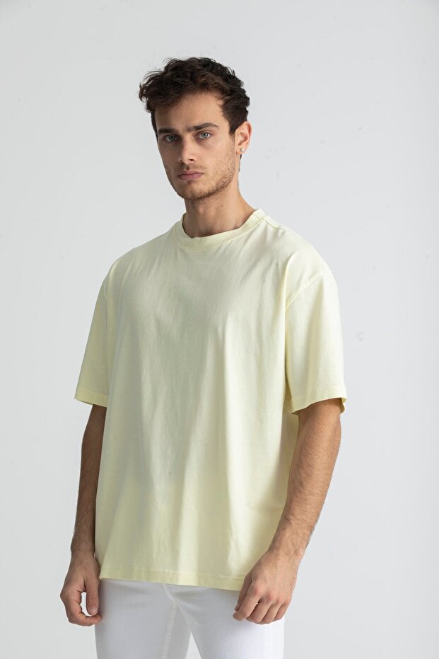 تي شيرت أساسي كبير الحجم أصفر فاتح - 3