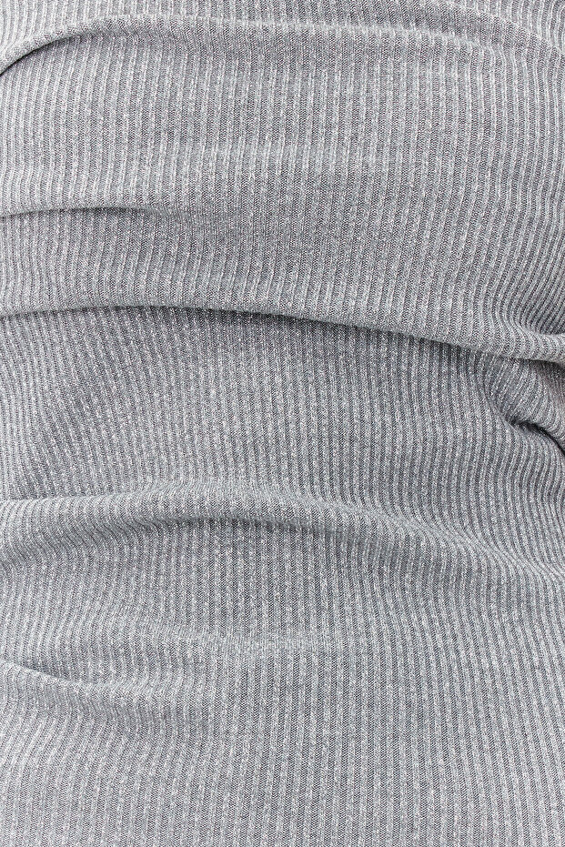 Gri Drape Detaylı Lurexli/Simli Straplez Esnek Örme Bluz TWOSS24BZ00136 - 4