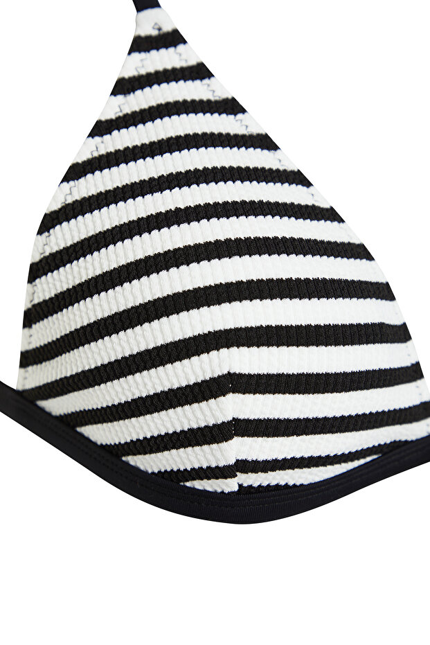 Çizgili Üçgen Kaplı Bikini Üstü TBESS24BU00137 - 6