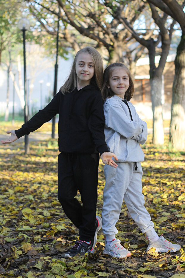 Pearl Textile 2-Piece kangaroo Pocket Hooded Unisex Girl Boy Tracksuit Set