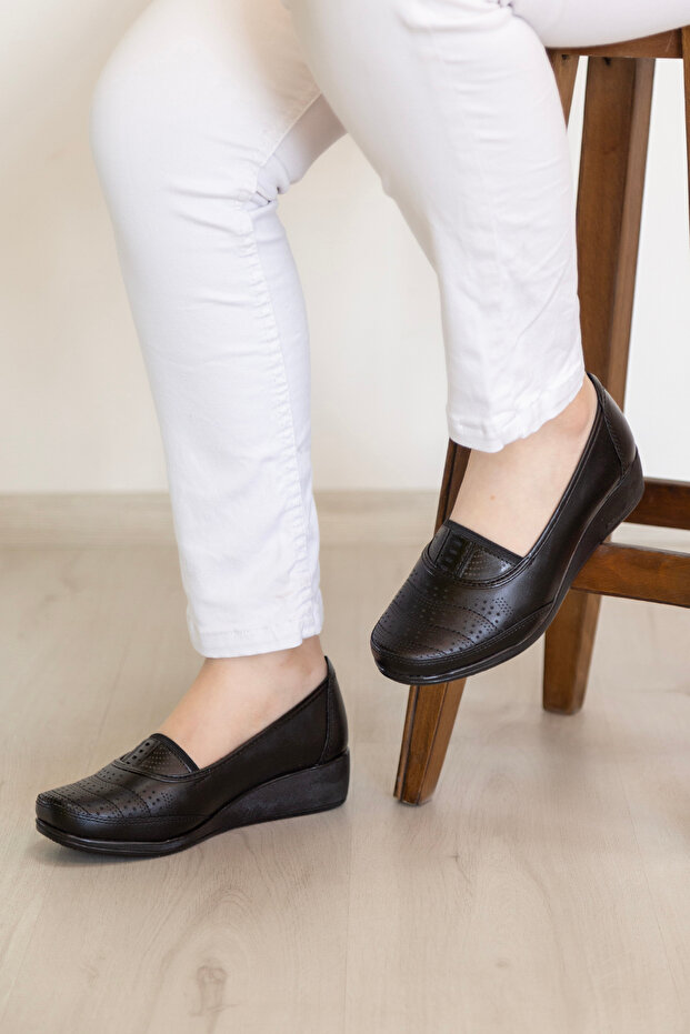 Orthopedic Soft Soled Mother Shoes