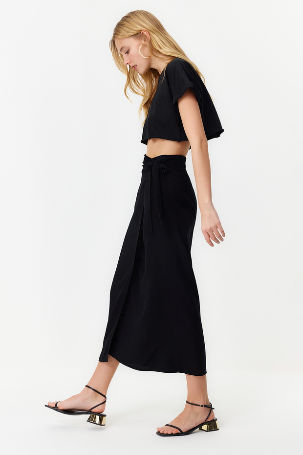 More Sustainable Siyah Bağlamalı Kruvaze Kapama Viskon Kumaşlı Maxi Boy Dokuma Etek TWOSS24ET00006 - 3