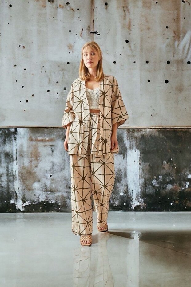 طقم كيمونو بأكمام قصيرة ونمط مربعات - 2