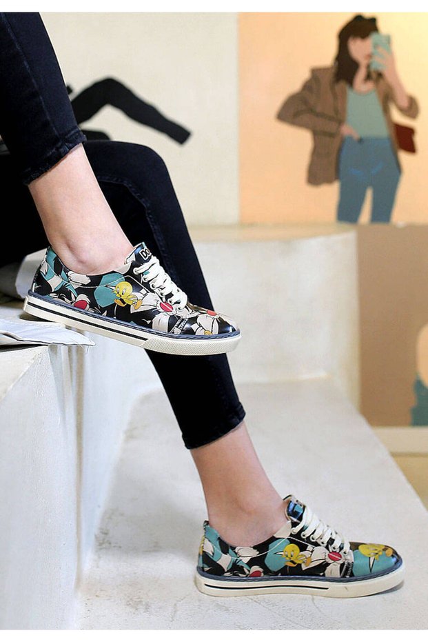 Women's Vegan Leather Multicolored Sneakers - Warner Bros Catch Me If You Can Tweety Design