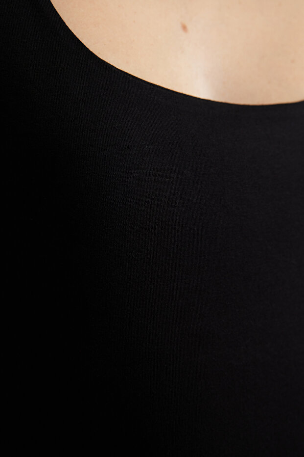 Siyah Kare Yaka Sıfır Kol Pamuklu Esnek Fitted/Vücuda Oturan Örme Atlet TWOSS24AL00013 - 5