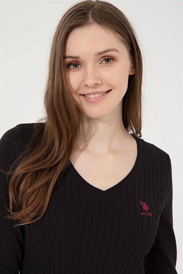 Schwarzer Basic-Pullover für Damen - 1