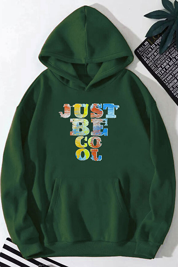 سويت شيرت بغطاء للرأس مطبوع من Just Be Cool