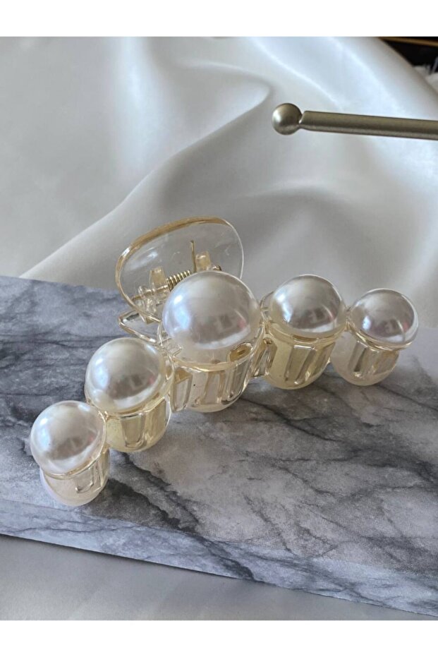 Pearl Detailed Acrylic Latch Buckle