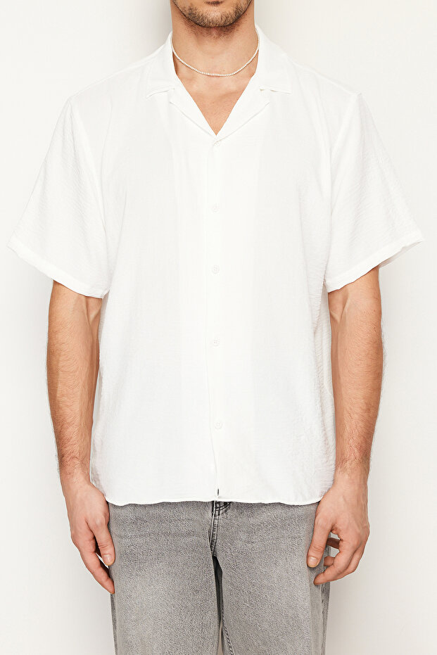 Beyaz Oversize Fit Yazlık Kısa Kollu Keten Görünümlü Gömlek TMNSS24GO00019 - 5