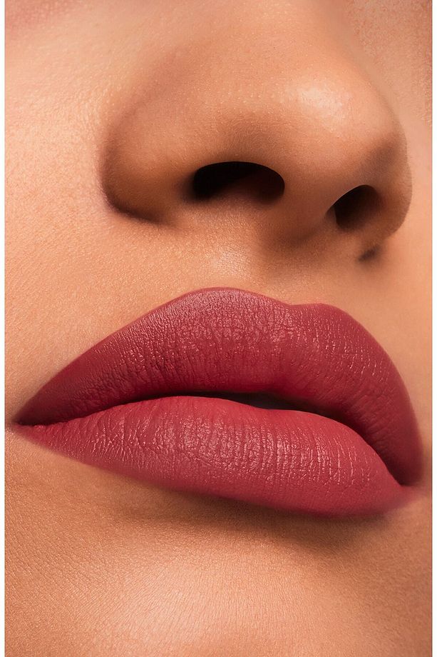 Mat Bitişli Ruj - Pure Color Matte Lipstick - 3.5gr - Renk: 420 Rebellious Rose - 2