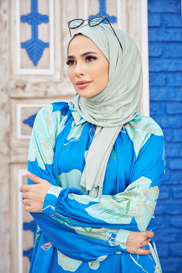 شال قطني ممشط باللون الأخضر المائي
