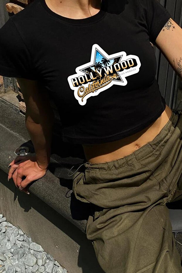 Y2K Street Style Hollywood CA نمط مطبوع بأكمام قصيرة باللون الأسود
