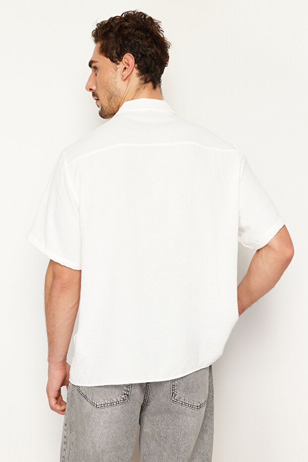 Beyaz Oversize Fit Yazlık Kısa Kollu Keten Görünümlü Gömlek TMNSS24GO00019 - 6