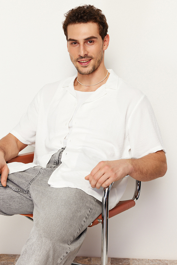 Beyaz Oversize Fit Yazlık Kısa Kollu Keten Görünümlü Gömlek TMNSS24GO00019 - 2