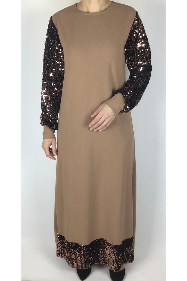 Scuba Crepe DRESS WITH SEQUINED SLEEVES AND HEM, AND RIBBED CUFFS.