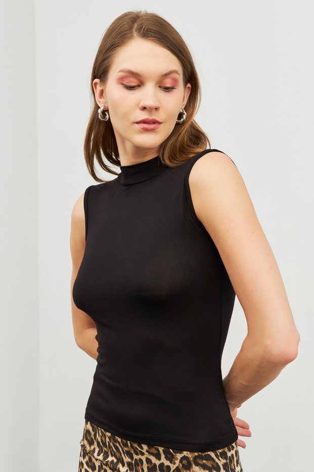 Women's Black Zero Sleeve Blouse