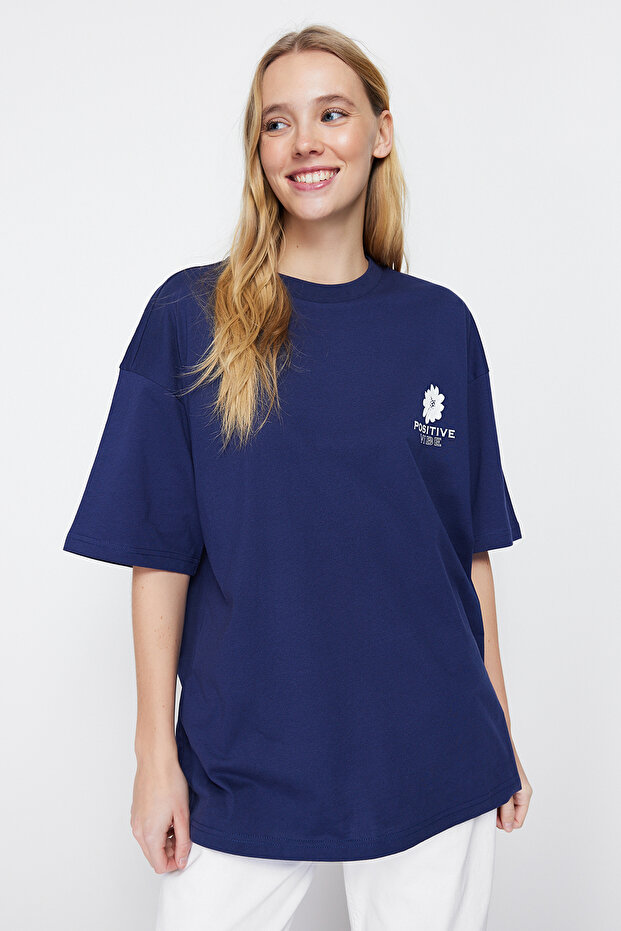 Lacivert %100 Pamuk Sırt Baskılı Oversize/Geniş Kalıp Bisiklet Yaka Örme T-Shirt TWOSS23TS00321 - 3