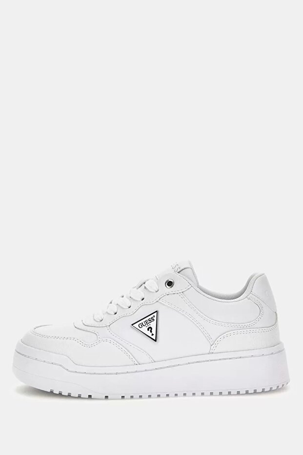 حذاء رياضي بشعار مثلث ميرام - 3