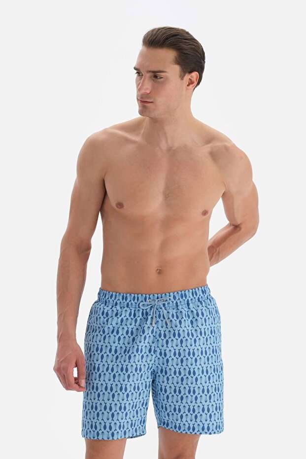 شورت سباحة متوسط الحجم بنمط هيكل السمكة باللون الأزرق - 6