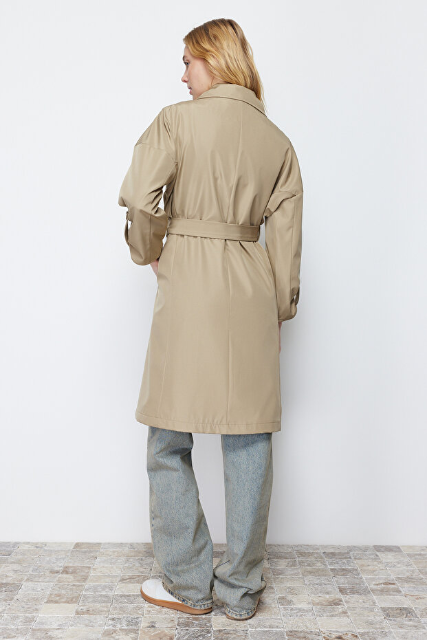 Übergroßer, hellkhakifarbener, wasserabweisender, langer Trenchcoat mit Gürtel, TWOAW24TR00019 - 5