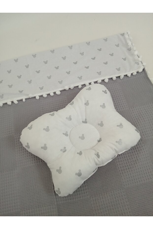 orthopedic pillow and Blanket