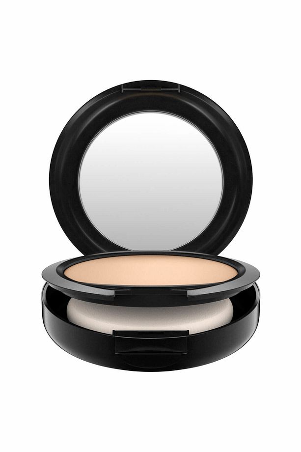 Studio Fix Powder Plus Orta-yüksek Kapatıcılık Mat Bitişli Pudra Fondöten Nw18 - 15g - 2