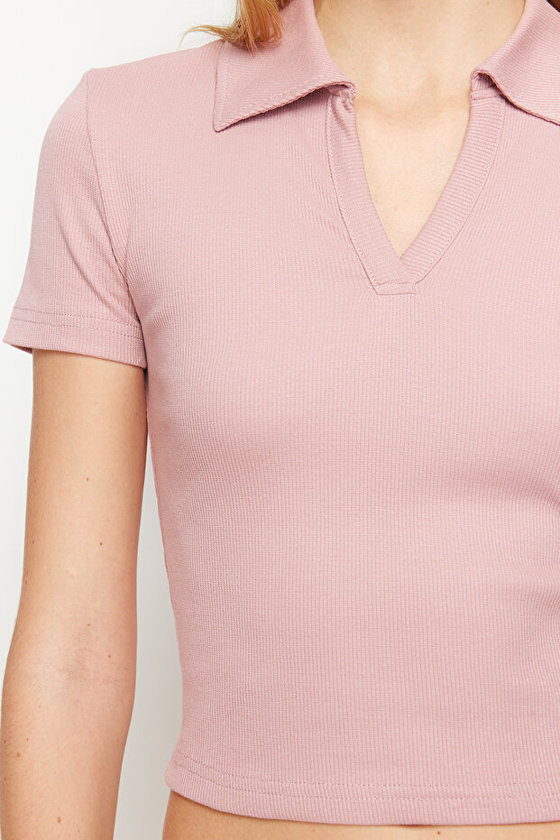 Gül Kurusu Fitted/Vücuda Oturan Crop Polo Yaka Fitilli Esnek Örme Bluz TWOSS21BZ0038 - 4