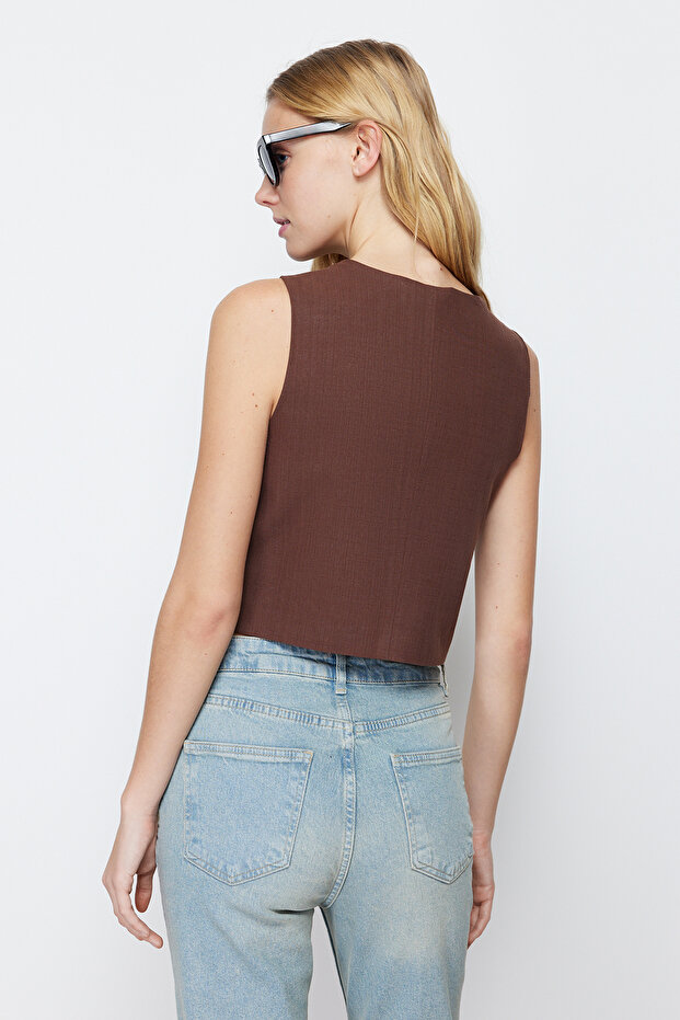 Kahverengi Crop Fitted Dokuma Keten Görünümlü Yelek TWOSS23YE00016 - 6
