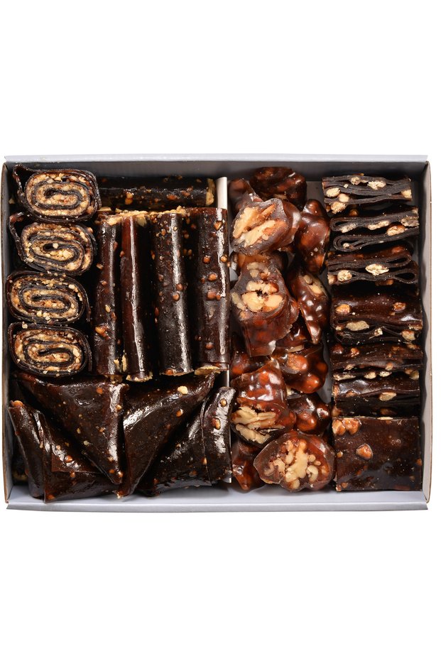 Gümüşhane Karaca Package 600 Grams (Pestil-Muska-Köme-Cevi̇zli̇ Sucuk)