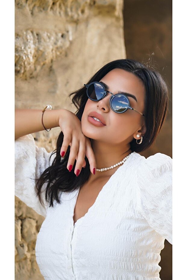 Women's Sunglasses Round Black Frame Black Glass
