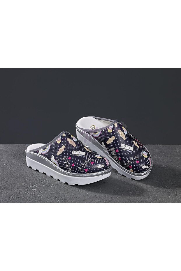 Women's Sabo Slippers with Tractor Sole Holes 863