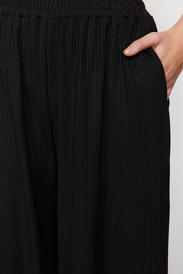 Siyah Wide Leg Fitilli Esnek Örme Pantolon TWOSS24PL00075 - 5