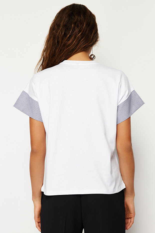Beyaz Kalın Pamuklu Relaxed/Rahat Kesim Poplin Kol Detaylı Örme T-Shirt TWOSS24TS00007 - 10