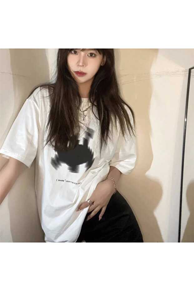 White Black Cat Run Short Sleeve T-Shirt