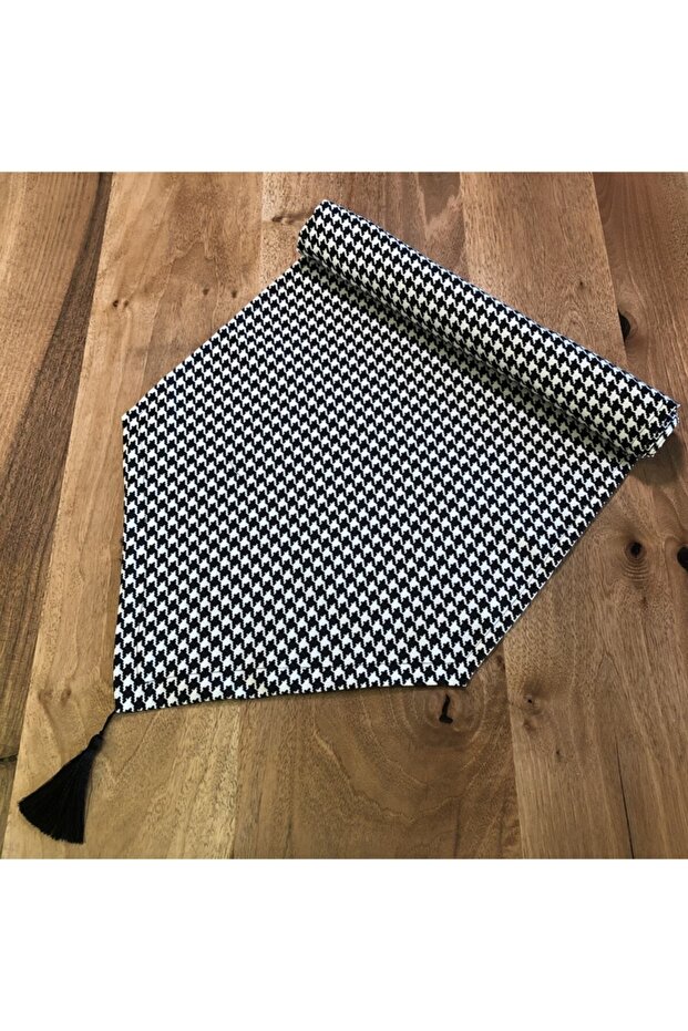 Classic Elegance: Plain Houndstooth Patterned Tasseled Runner, Table Cloth - 1